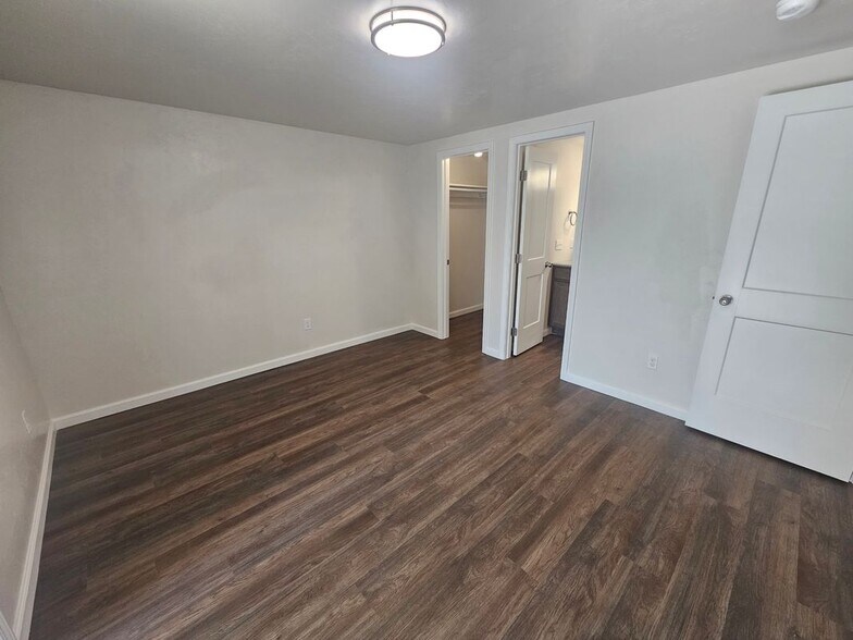 Building Photo - 8606 Brookline Ave