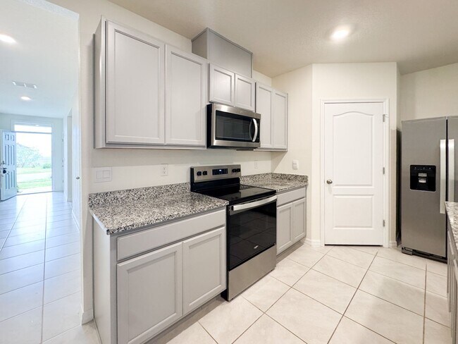 Building Photo - Brand New Construction 4 bedroom 2 bath in Buena Lago Community!