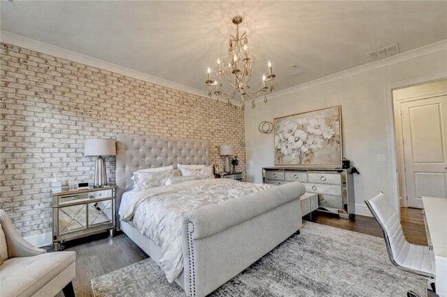 Building Photo - 120 Grand Cres