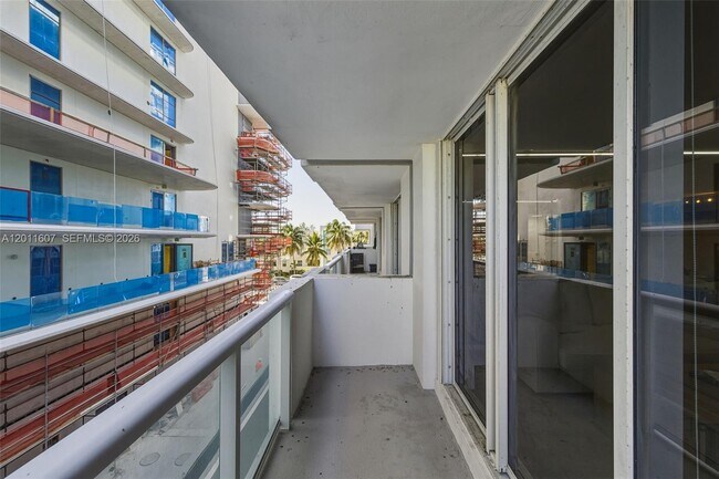 Building Photo - 9195 Collins Ave
