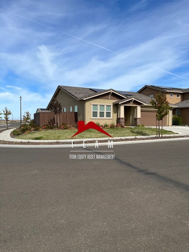 Building Photo - Great single story home with solar