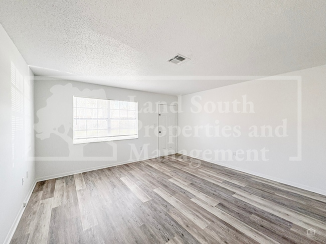 Building Photo - 1703 King Ave