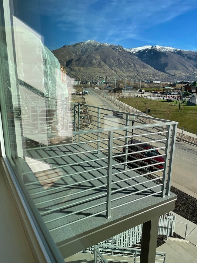 Building Photo - 1474 W Cook Ln