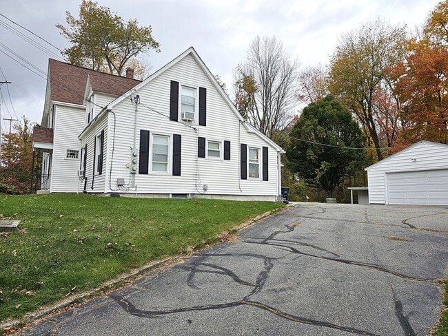 Building Photo - 248 Sutton St