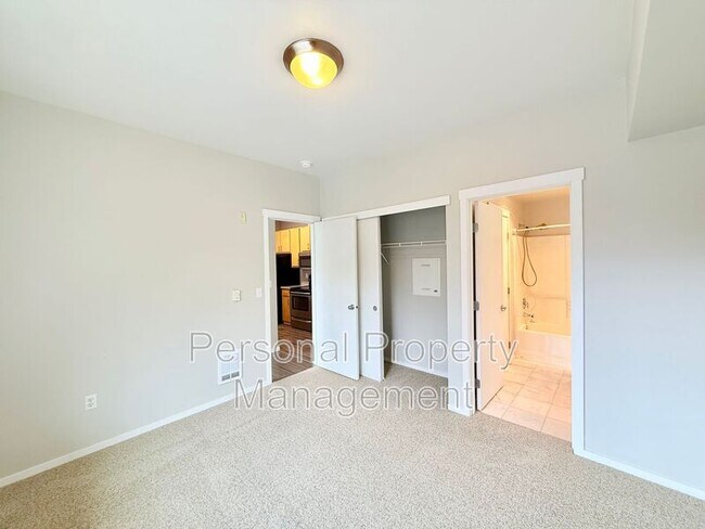 Building Photo - 10800 SE 17th Cir