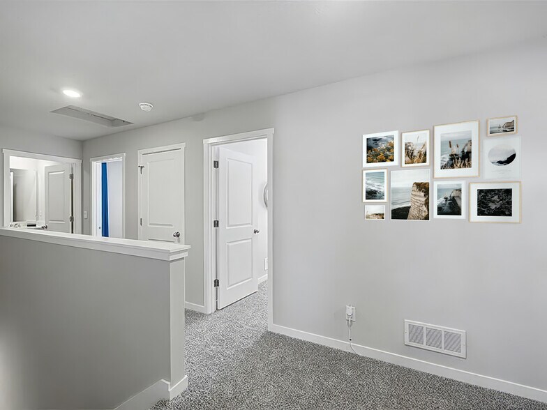 Building Photo - 356 Ember Dr