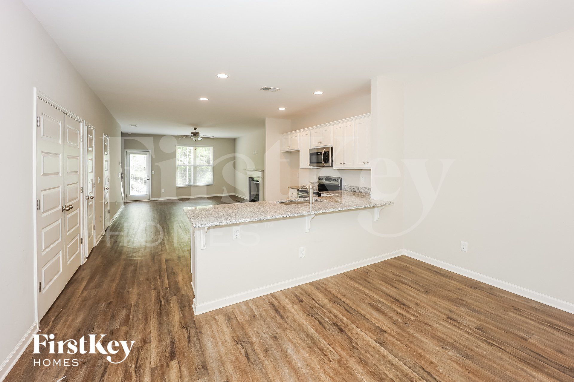 Building Photo - 209 Grove Pointe Dr