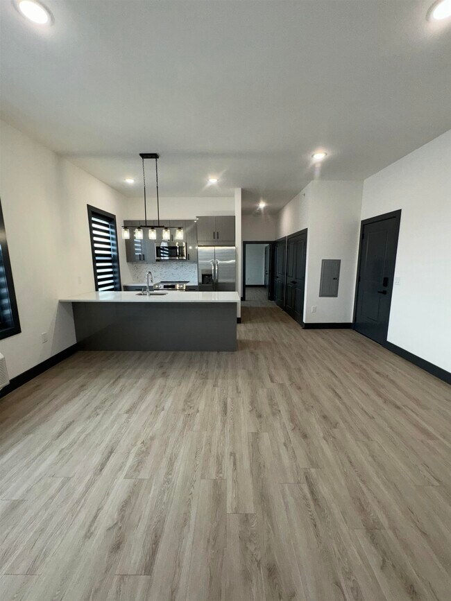 Building Photo - 6111 Palisade Ave