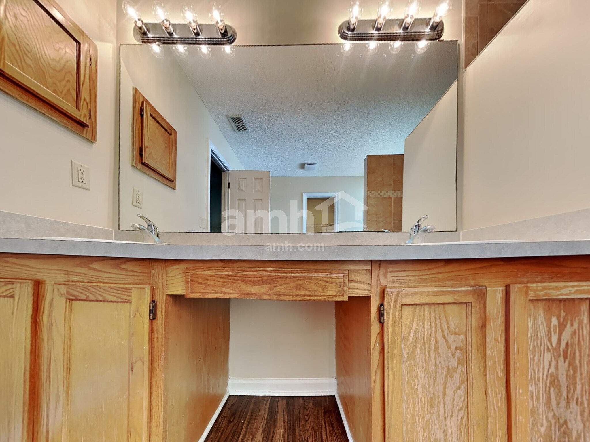 Building Photo - 4488 Misty Dawn Ct S