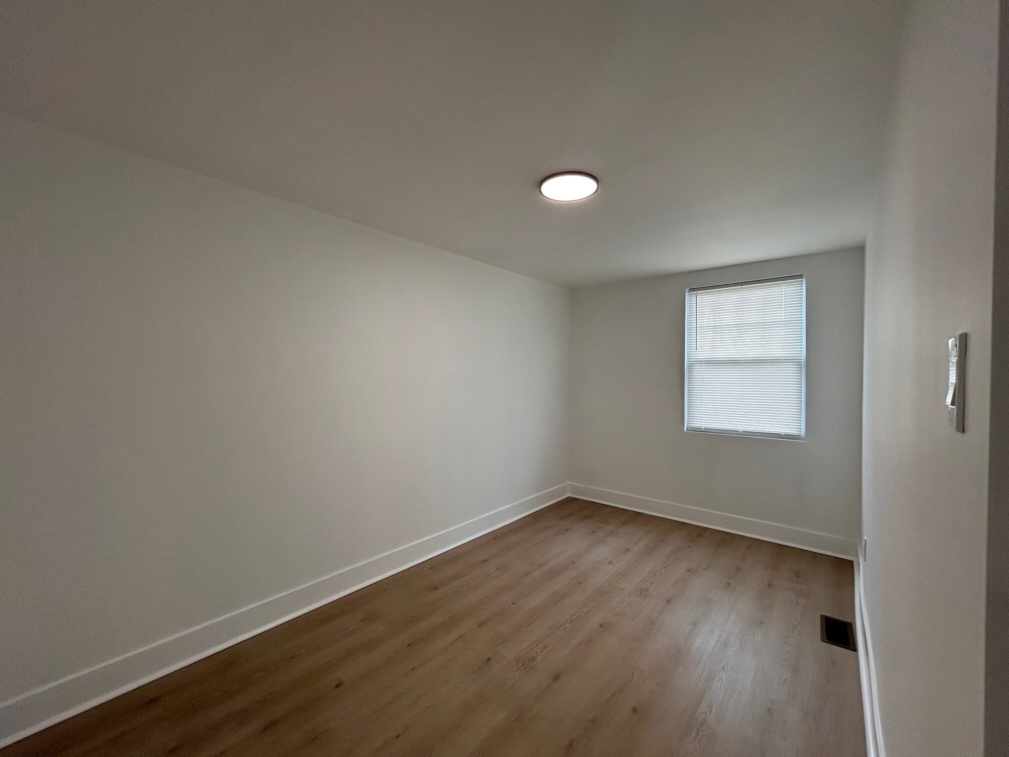 Building Photo - 8033 Williams Ave