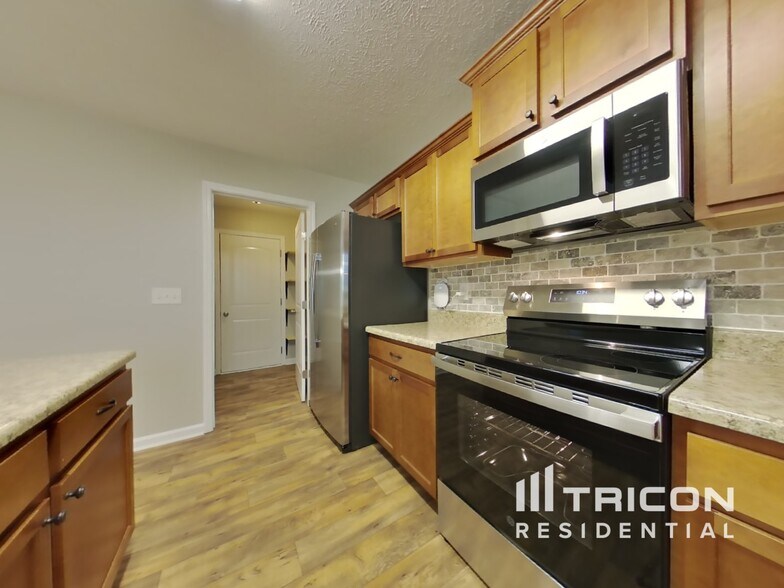 Building Photo - 934 Canyon Creek Dr