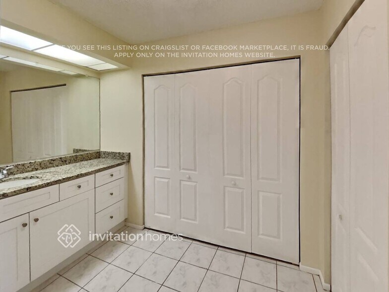 Building Photo - 2625 Orangewood Ct