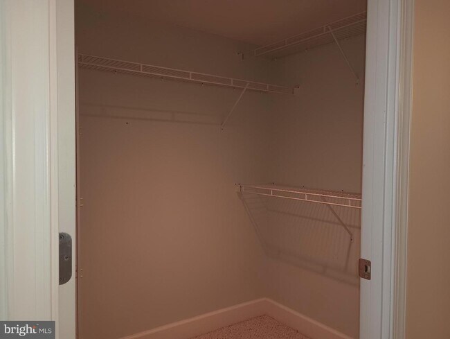 Building Photo - 11800 Sunset Hills Rd