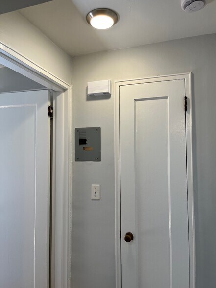 Building Photo - 15A Carolyn Ter