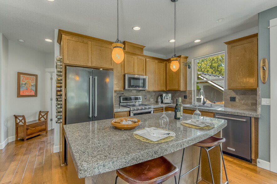 MAIN HOUSE - KITCHEN - 421 5th Ave