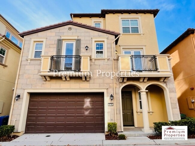 Primary Photo - Exquisite 4BD/3.5BA + Loft, Tri-Level Home...