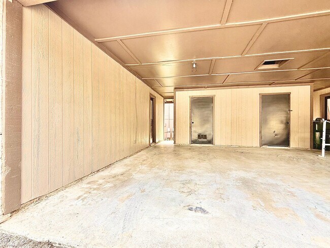 Building Photo - 1118/1120 Hazelton