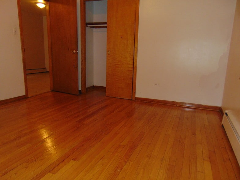 Building Photo - 2521 W 69th St