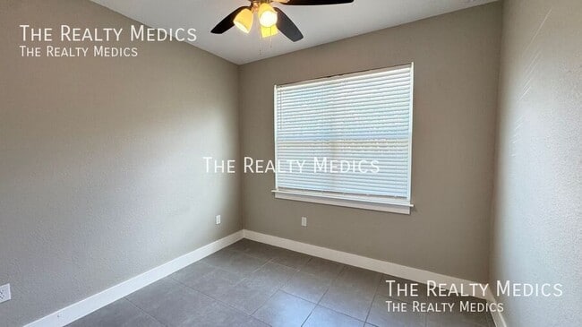 Building Photo - 56 Cordona Dr