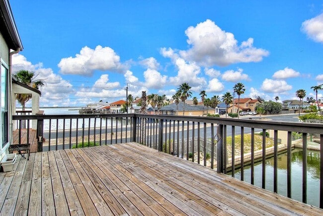 Building Photo - 15302 Bonasse Ct