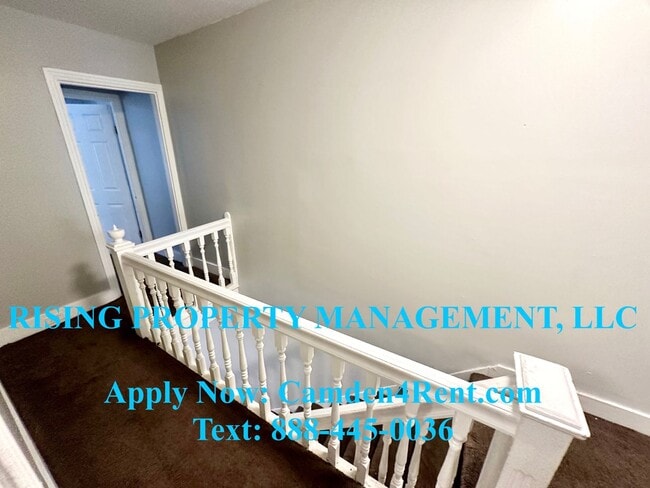 Building Photo - Renovated 4 Bedroom 2.5 Bathroom home in t...