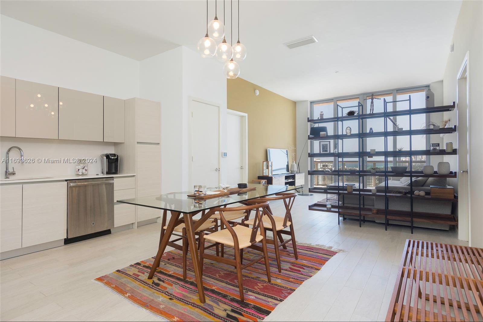 Building Photo - 2602 E Hallandale Beach Blvd