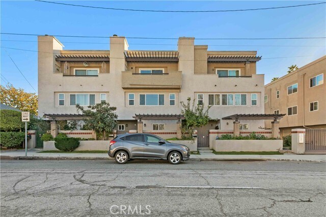 Building Photo - 552 Hahn Ave