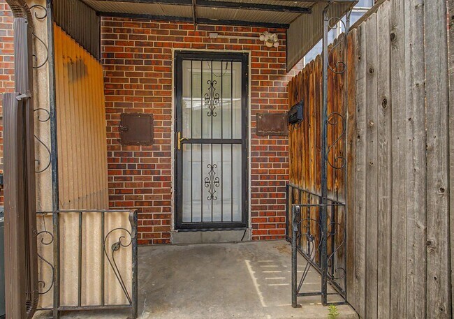 Building Photo - 5938 E 14th Ave