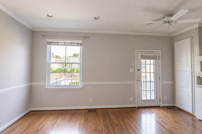 Building Photo - 2086 Clipper Park Rd