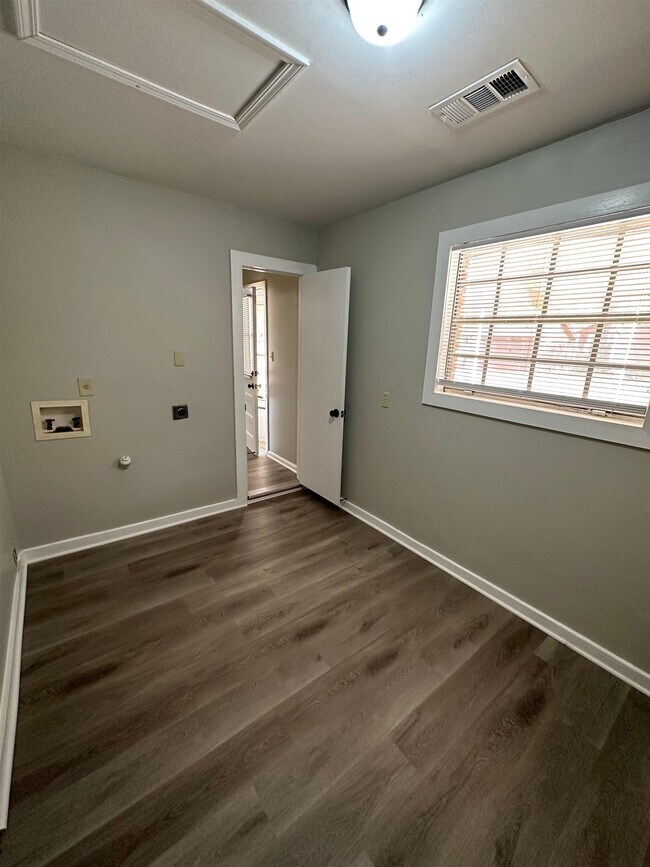 Building Photo - 2760 Bragg Ln