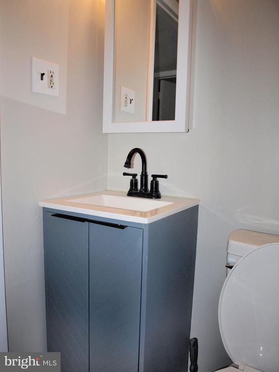 Building Photo - 12 W Wayne Terrace