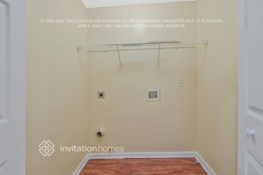 Building Photo - 2952 Two Lakes Cir