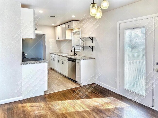 Building Photo - 5535 S Boston Pl