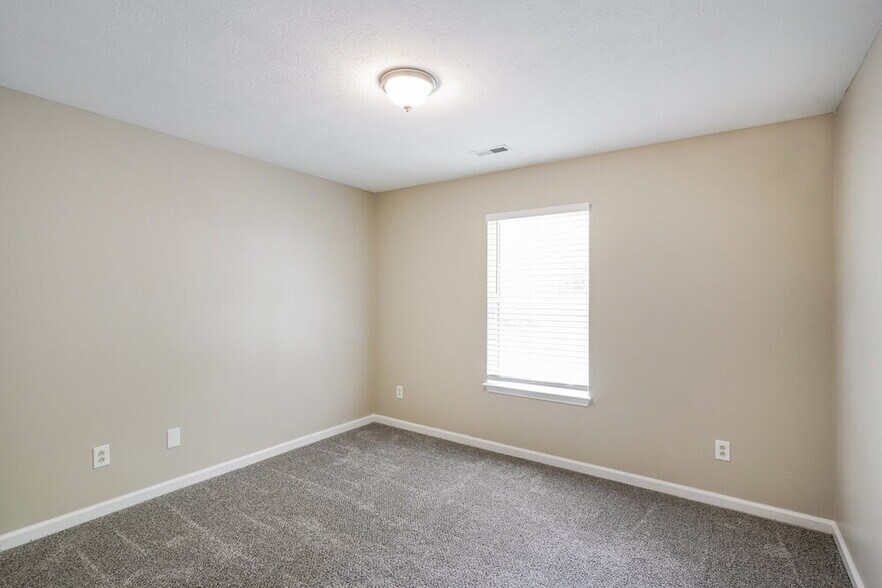 Building Photo - 630 Butternut Trce