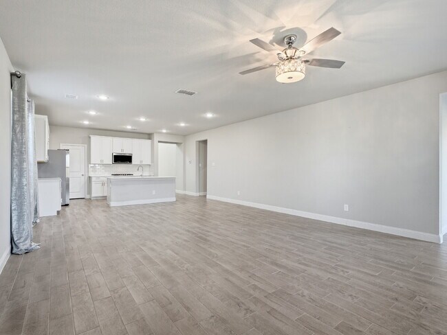Building Photo - 1128 Red Hawk Ln