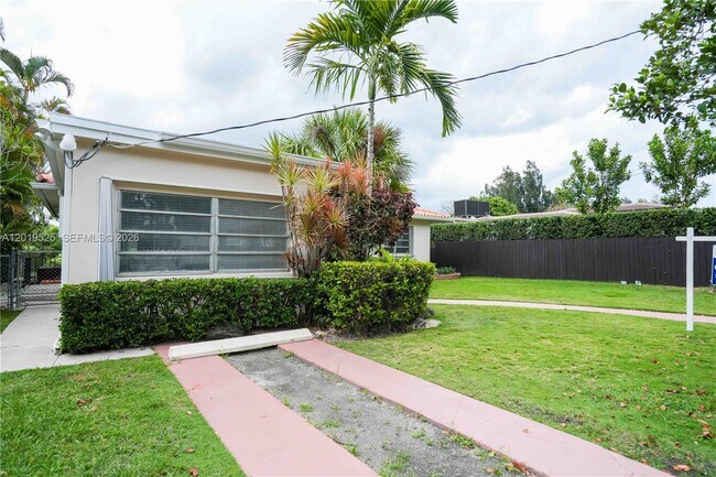 Building Photo - 475 S Shore Dr