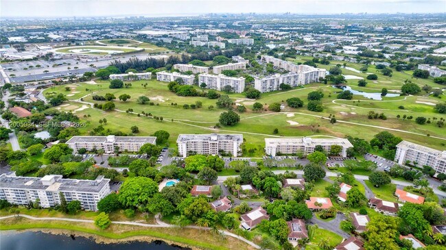 Building Photo - 3091 N Course Dr