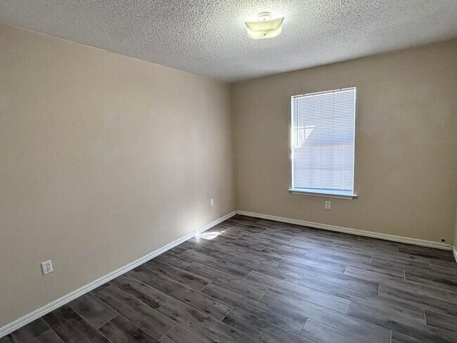 Building Photo - 6903 Sea Turtle Cir