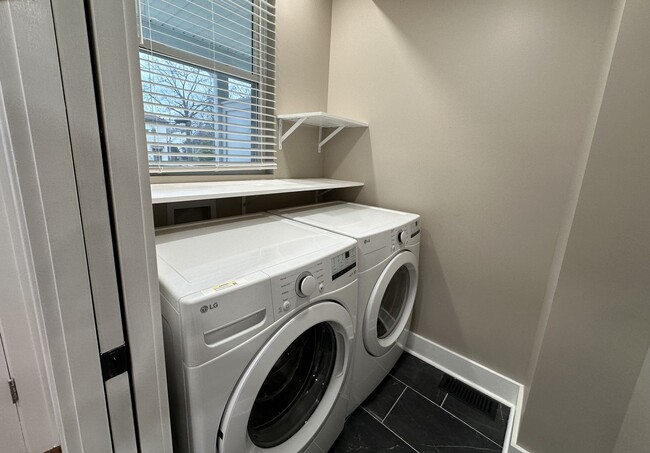 Building Photo - Deming Ave 2697-2699 NSLLC