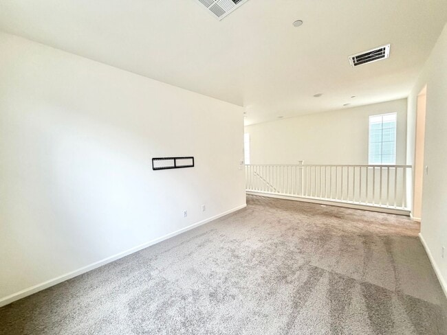 Building Photo - Iris Park Gem | 4 Bedrooms, Loft, and Modern Upgrades Throughout