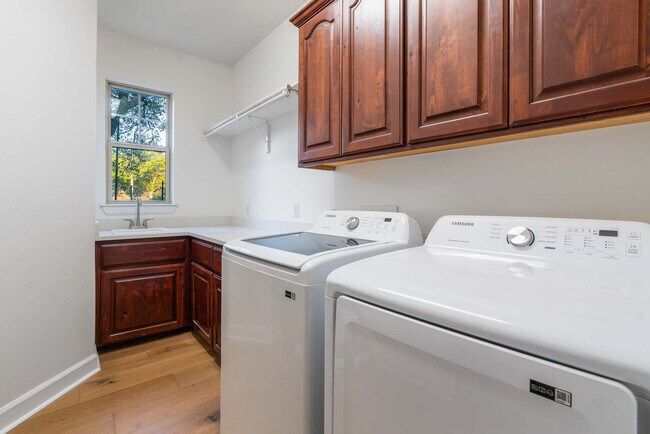 Building Photo - 13420 Trail Driver St