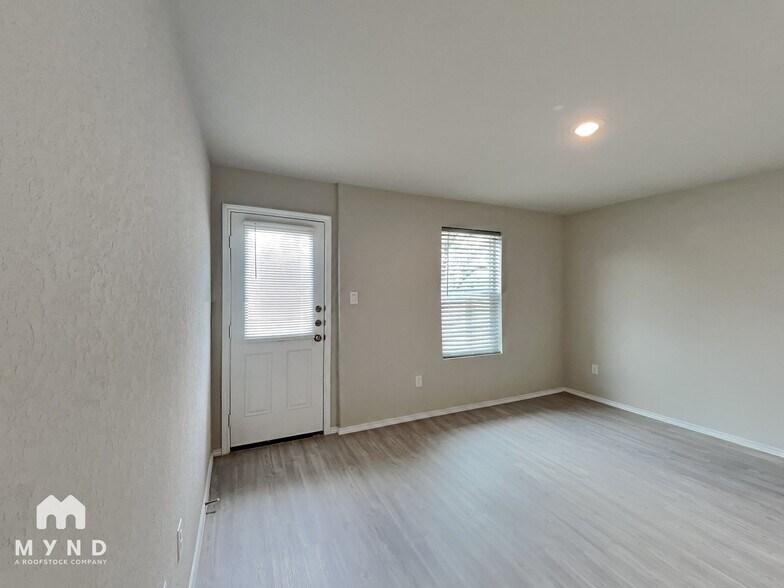 Building Photo - 4220 Thalweg Way