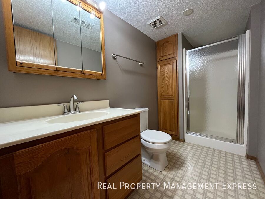 Building Photo - 3 BED 2 BATH HOME NEAR MORNINGSIDE PARK