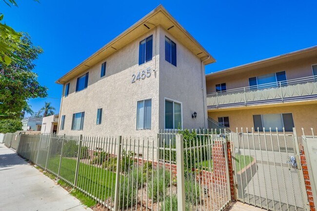Interior Photo - 2485 Venice Blvd (B)