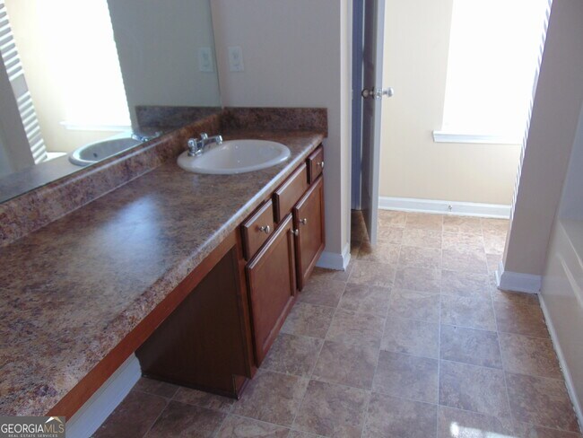 Building Photo - 1320 Napa Valley Dr SW