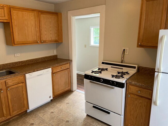 Building Photo - 362 Oldham Ave