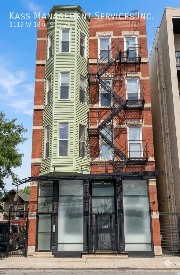 Building Photo - 1112 W 18th St