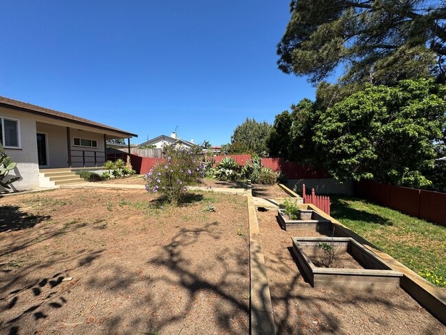 Building Photo - AVAILABLE NOW! BEAUTIFUL 3BD/1.5BA POINT LOMA HOME w/ GARAGE & LAUNDRY!