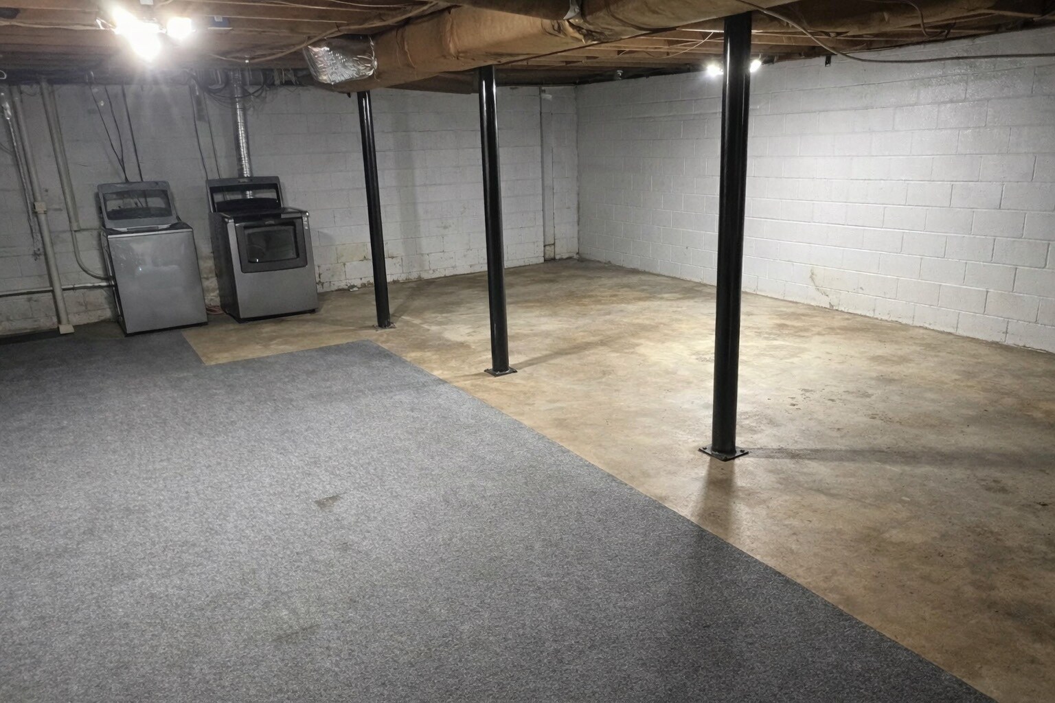 Building Photo - 3024 Whispering Pines Cir