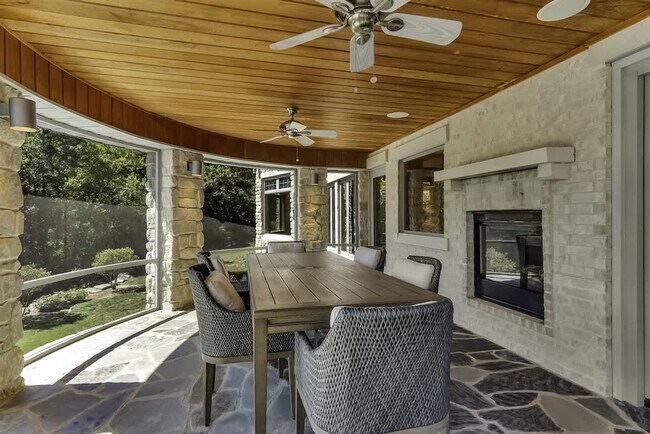 Building Photo - 1774 State Hwy UU